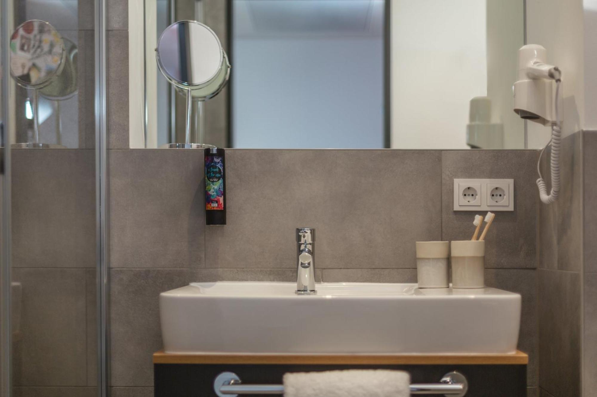 Holiday Inn - The Niu, Sparrow Regensburg By Ihg Exterior photo
